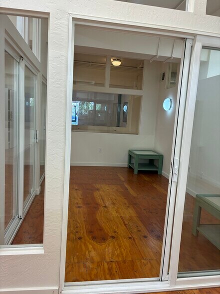 More Photos Of 2141 Mission St, San Francisco Loft Creative Space For Lease