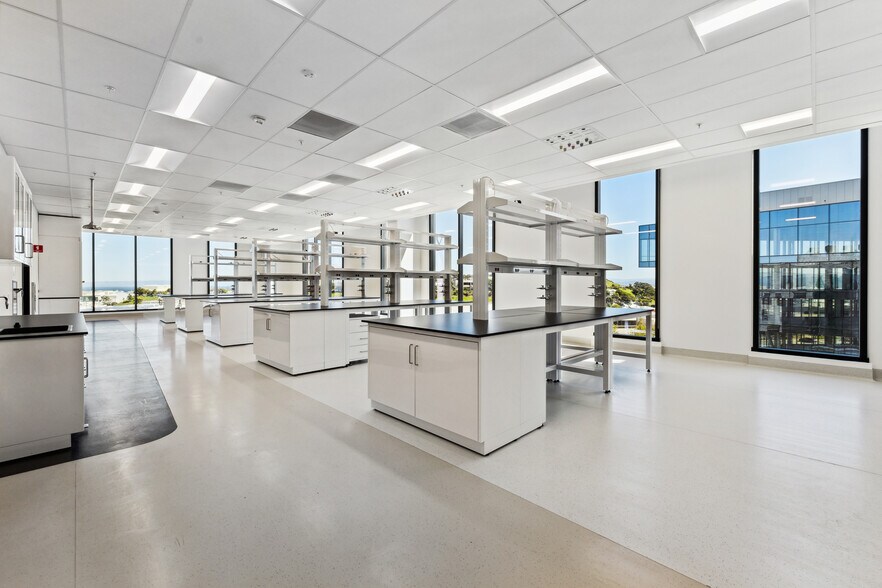 More Photos Of 499 Forbes Blvd, South San Francisco Research And Development For Lease