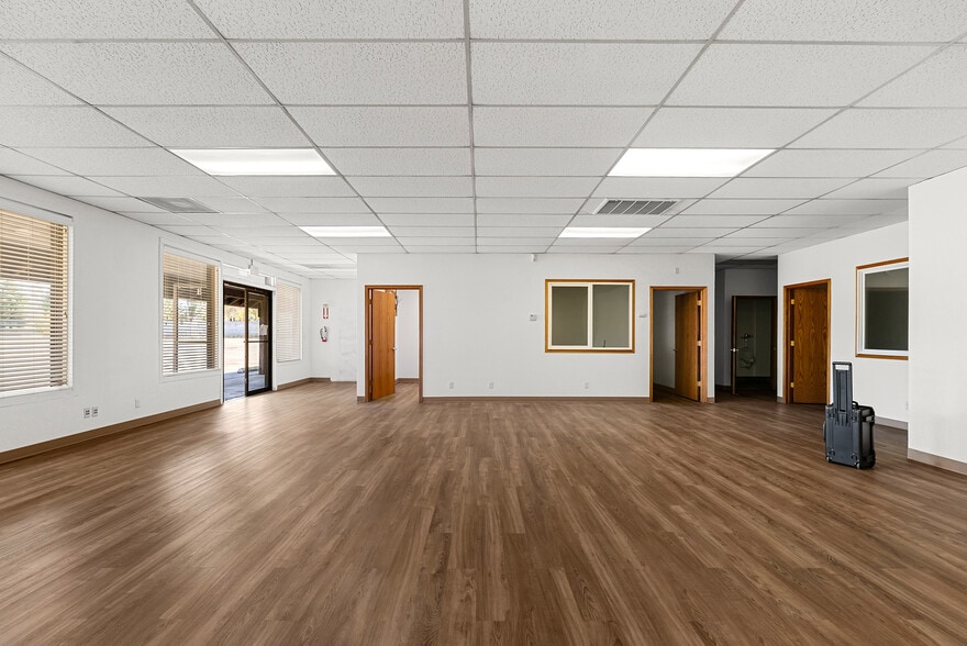 More Photos Of 7126 Skyway, Paradise Storefront Retail Office For Sale