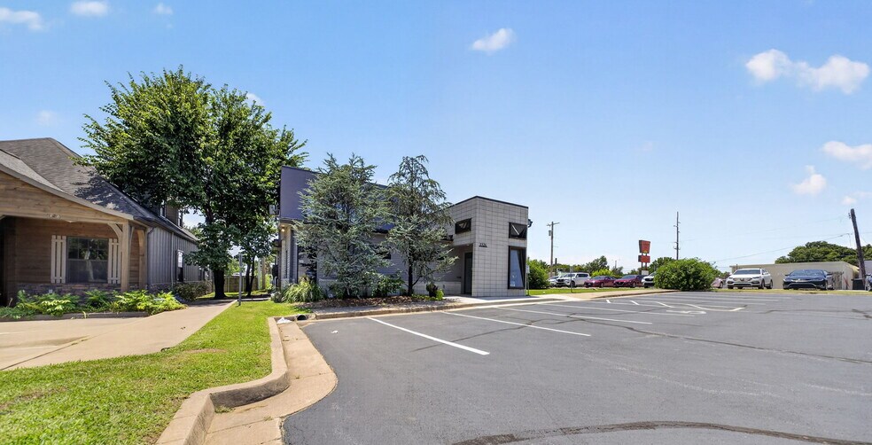 Primary Photo Of 3326 E 27th Pl S, Tulsa Office For Lease