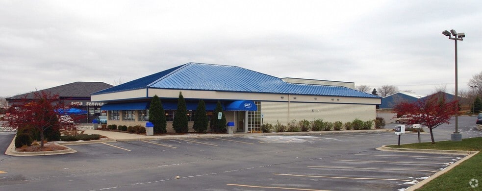 More Photos Of 2001 Wisconsin Ave, Grafton Fast Food For Sale
