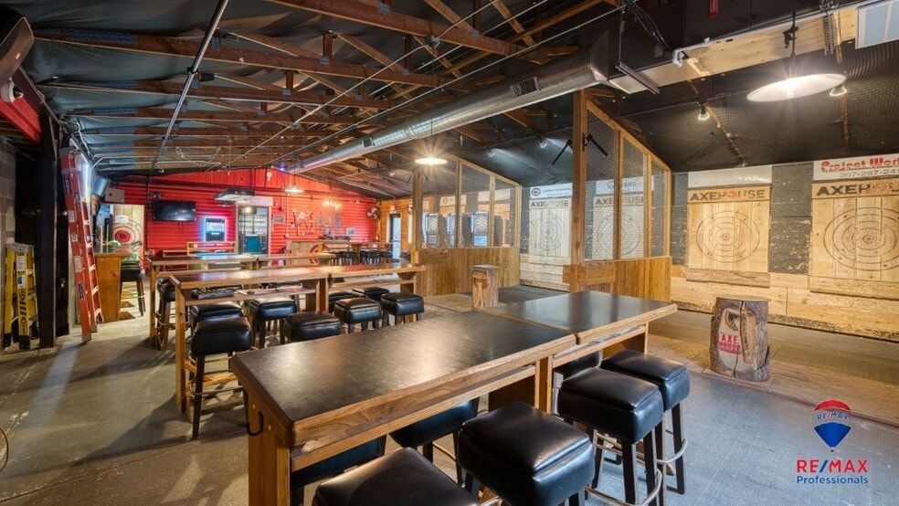 More Photos Of 5201 S Douglas Hwy, Gillette Bar For Sale