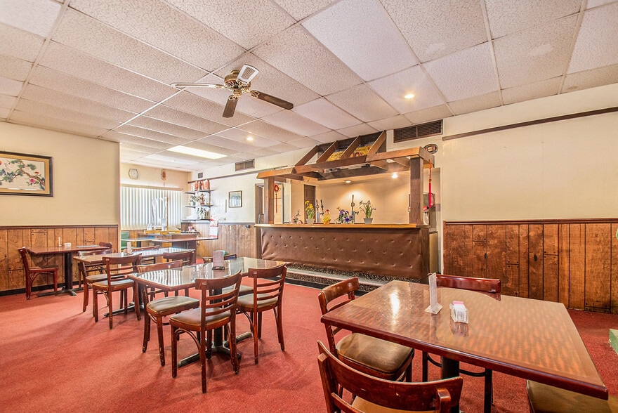 More Photos Of 108 E Ferry St, Berrien Springs Flex For Sale