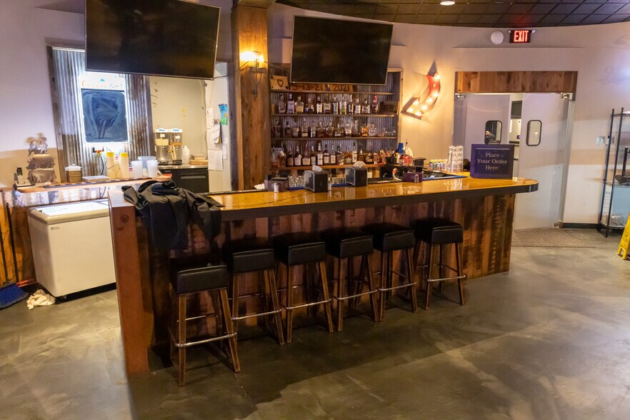 More Photos Of 123 Dj Everett Dr, Cadiz Restaurant For Sale