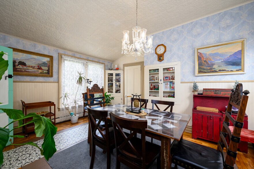 More Photos Of 236 SE Stephens St, Roseburg Hospitality For Sale