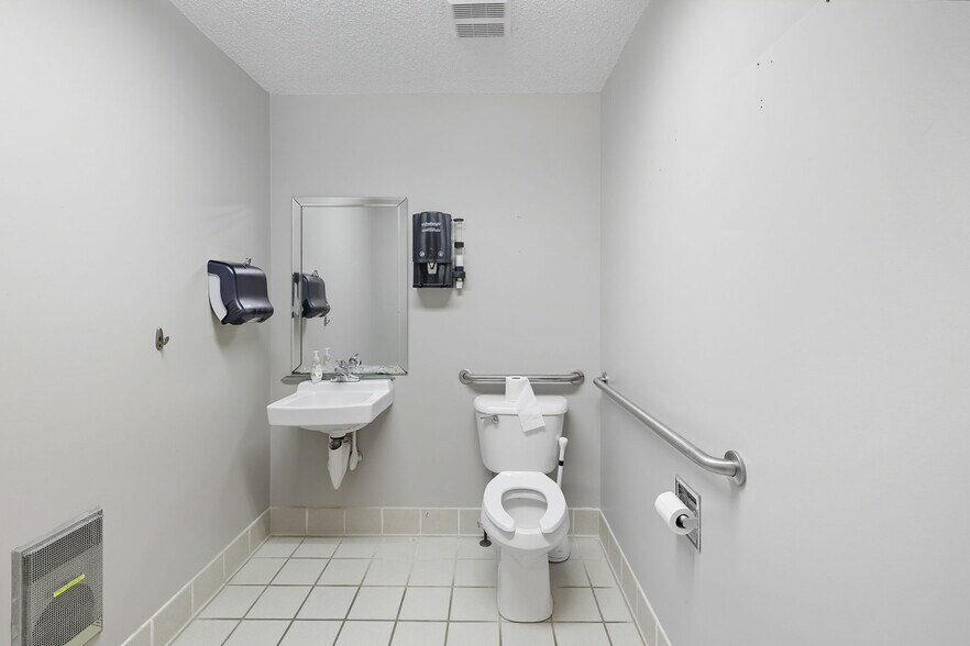 More Photos Of 224 Shallowford Rd NW, Gainesville Medical For Lease