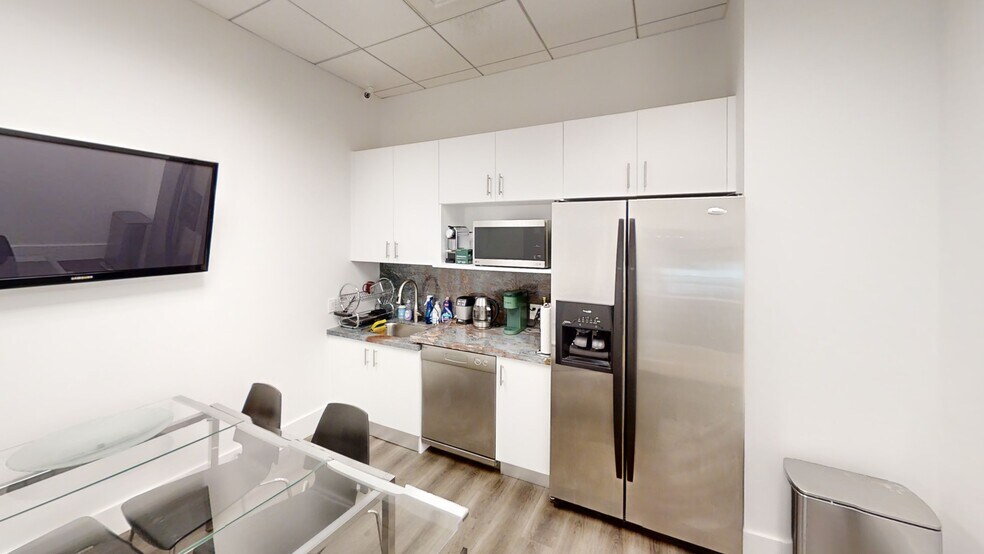 More Photos Of 175 SW 7th St, Miami Medical For Lease