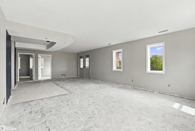 More Photos Of 1307 Broadway St, West Burlington Freestanding For Sale