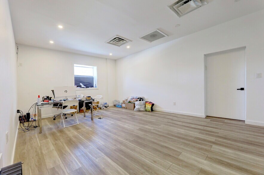 More Photos Of 174 Main Ave, Wallington Warehouse For Sale