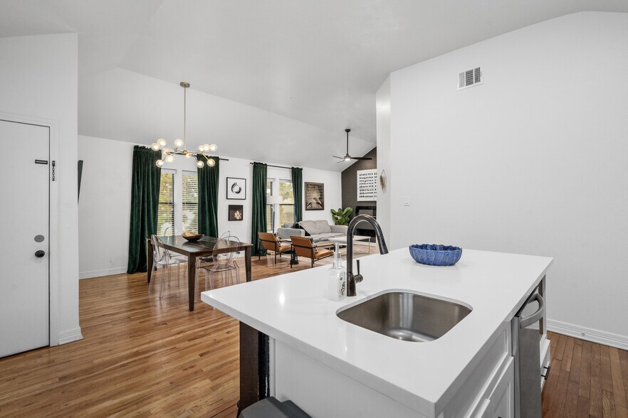 More Photos Of 3404 Rosedale St, Houston Multifamily For Sale