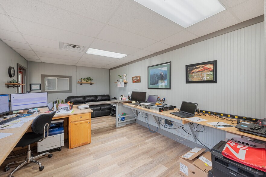 More Photos Of 5290 W State Highway 31, Corsicana Office Residential For Lease