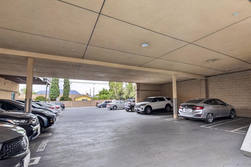 More Photos Of 3500 W Burbank Blvd, Burbank Office For Sale