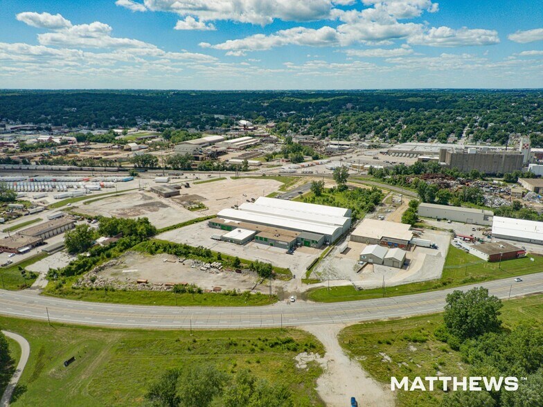 Primary Photo Of 2070 W River Dr, Davenport Specialty For Sale