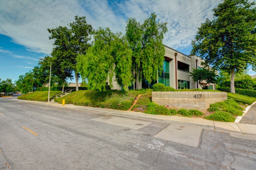 More Photos Of 417 Bryant Cir, Ojai Loft Creative Space For Lease