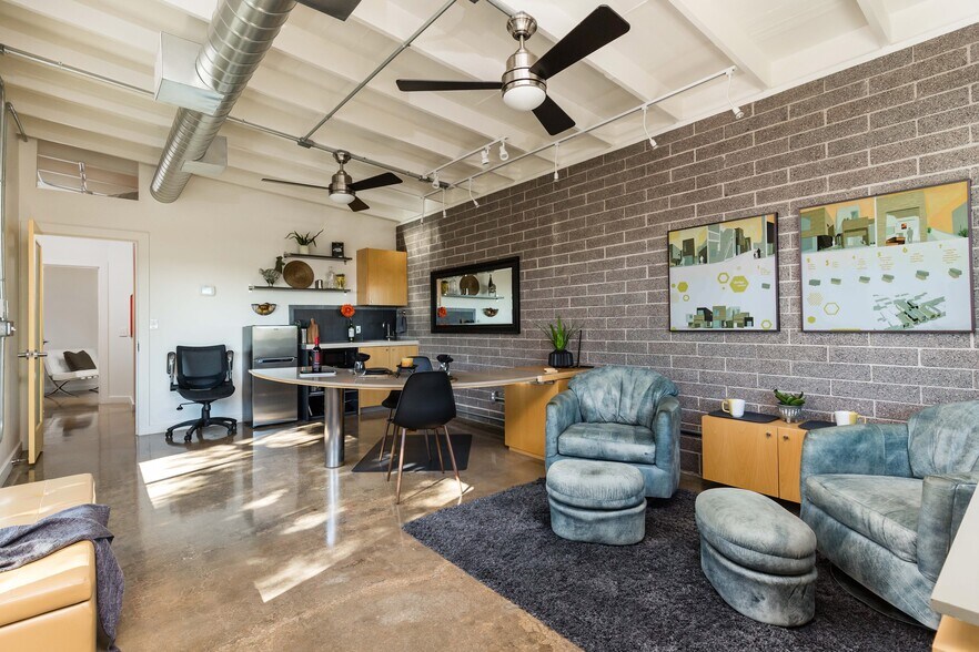 More Photos Of 19848 N Cave Creek Rd, Phoenix Office For Sale