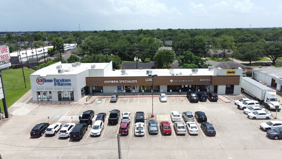 More Photos Of 22121-22147 Katy Fwy, Katy Unknown For Lease