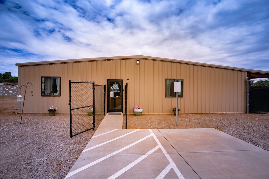 More Photos Of 1601 Wardle rd, Sierra Vista Specialty For Sale