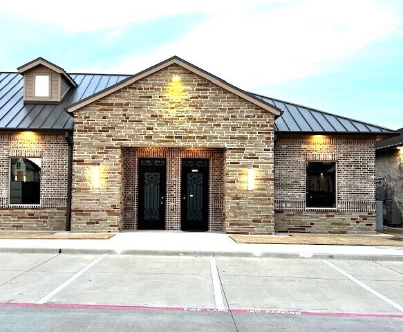 More Photos Of 1400 N Coit Rd, McKinney Unknown For Lease