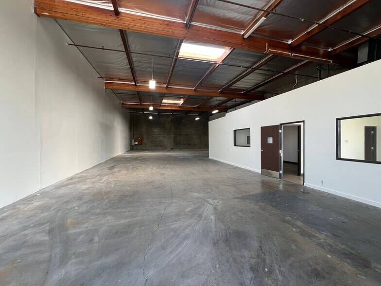 More Photos Of 4459 Rowland Ave, El Monte Warehouse For Lease