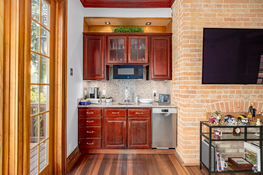 More Photos Of 2 Perry St, Morristown Office Residential For Sale