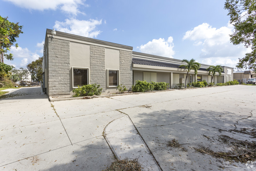 Primary Photo Of 2073-2083 J And C Blvd, Naples Research And Development For Lease