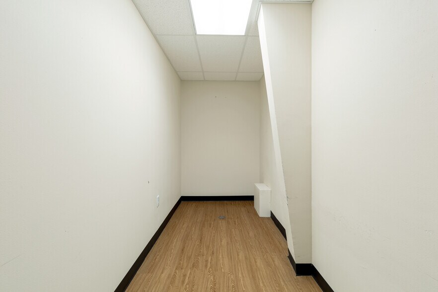 More Photos Of 26243 State Highway 51, Wagoner Medical For Sale