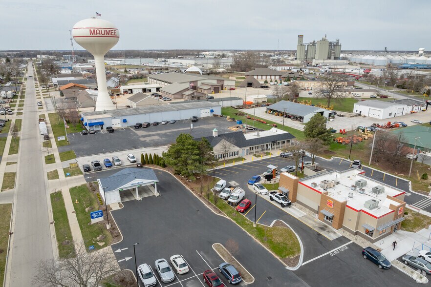 More Photos Of 705 Conant St, Maumee Office For Sale