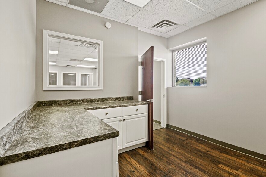 More Photos Of 511 Jermor Ln, Westminster Storefront Retail Office For Lease