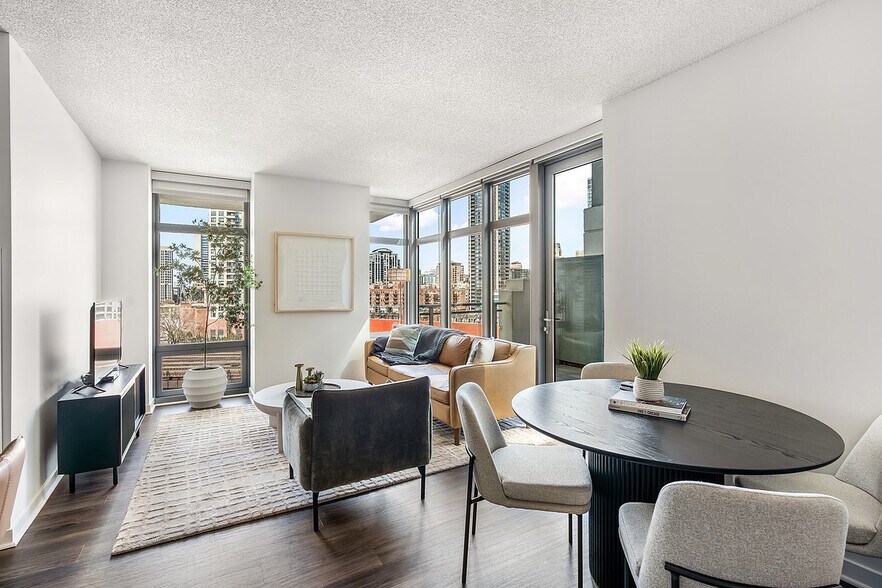 More Photos Of 555 W Kinzie St, Chicago Apartments For Lease