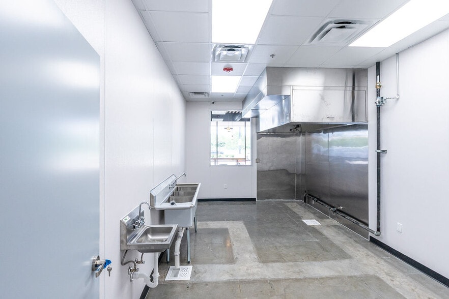 More Photos Of 23119 Colonial Pky, Katy Unknown For Lease