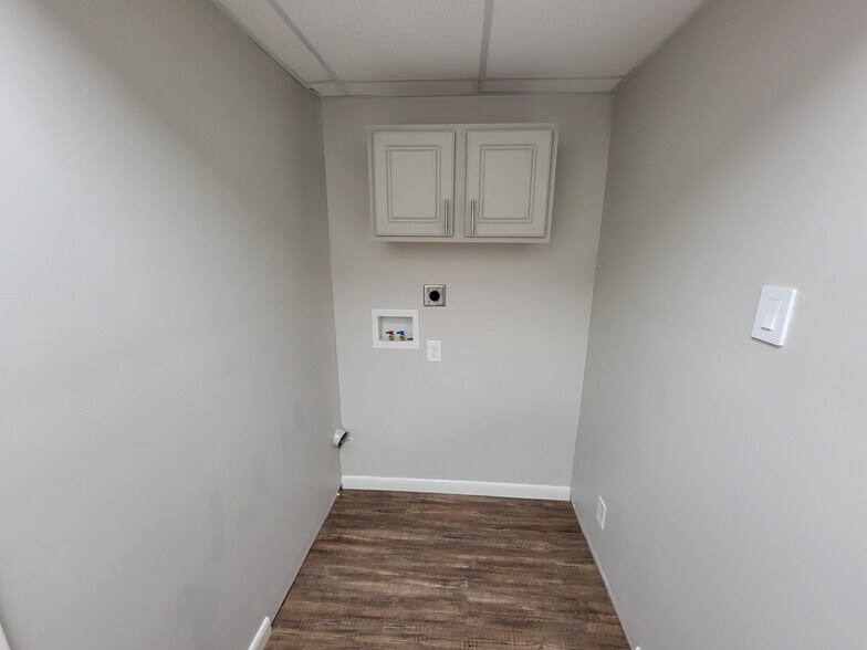 More Photos Of 4910 Willowbend Blvd, Houston Office Residential For Lease