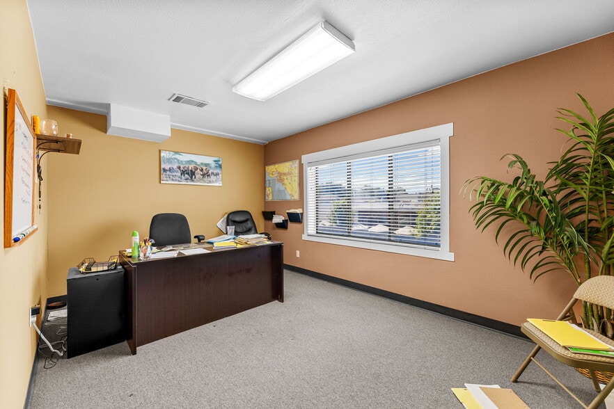 More Photos Of 2741 Franklin Blvd, Sacramento Storefront Retail Office For Sale