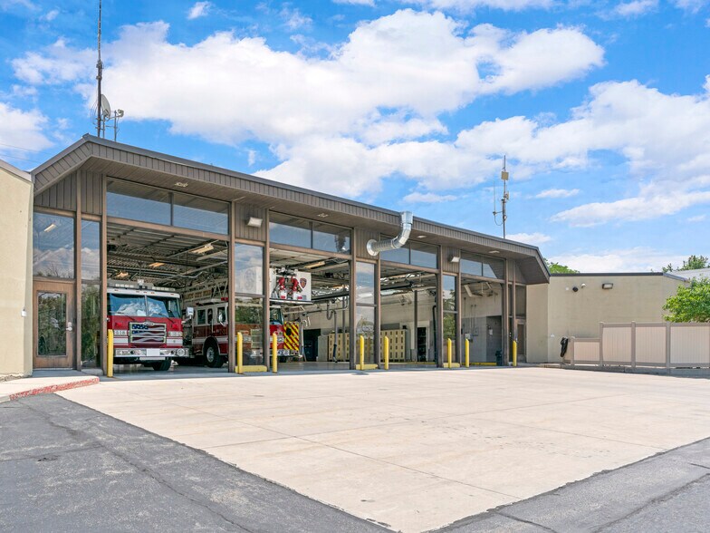 More Photos Of 9010 S 150 E, Sandy Light Manufacturing For Sale