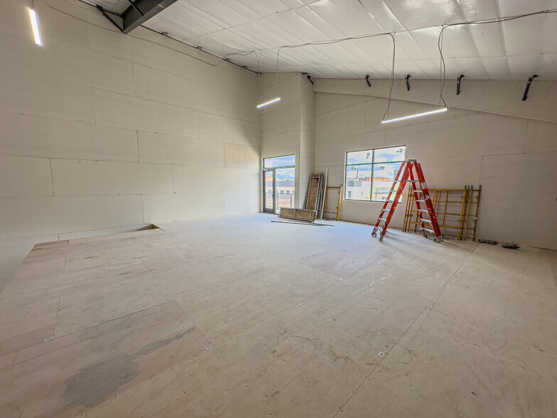 More Photos Of 107 Washington Ave, Williston Flex For Sale