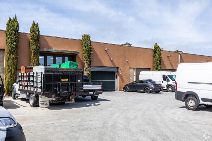 More Photos Of 1369-1373 Lowrie Ave, South San Francisco Warehouse For Sale