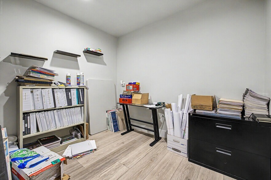More Photos Of 6470 W Desert Inn Rd, Las Vegas Coworking Space