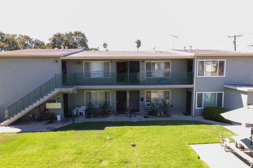 More Photos Of 2227 E Westport Dr, Anaheim Apartments For Sale