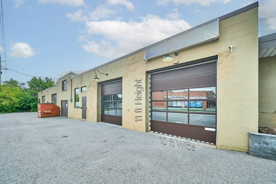 More Photos Of 519 Brock St N, Whitby Auto Repair For Sale