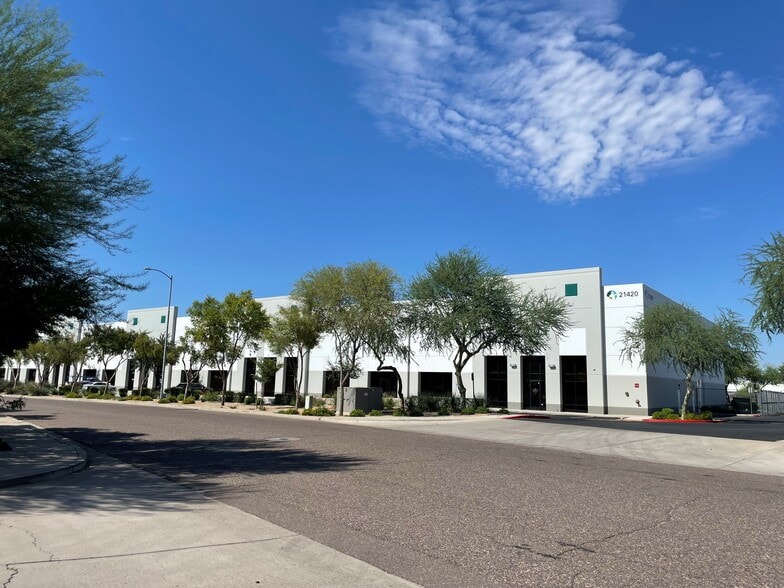 More Photos Of 21420 N 15th Ln, Phoenix Warehouse For Lease