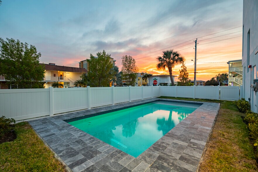 More Photos Of 1000-1006 N Riverside Dr, Pompano Beach Apartments For Sale