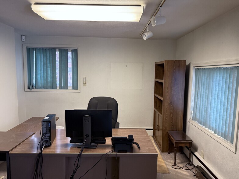 More Photos Of 235 Saratoga Rd, Schenectady Office For Sale