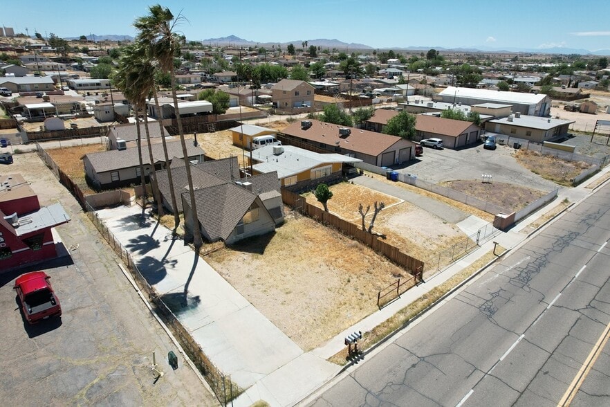More Photos Of 25567 Main St, Barstow Multifamily For Sale