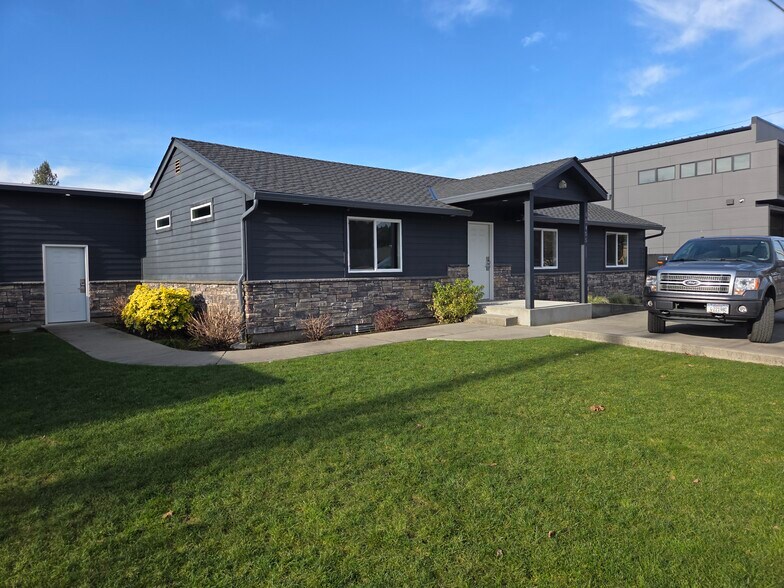 More Photos Of 15455 SE 94th Ave, Happy Valley Office For Lease