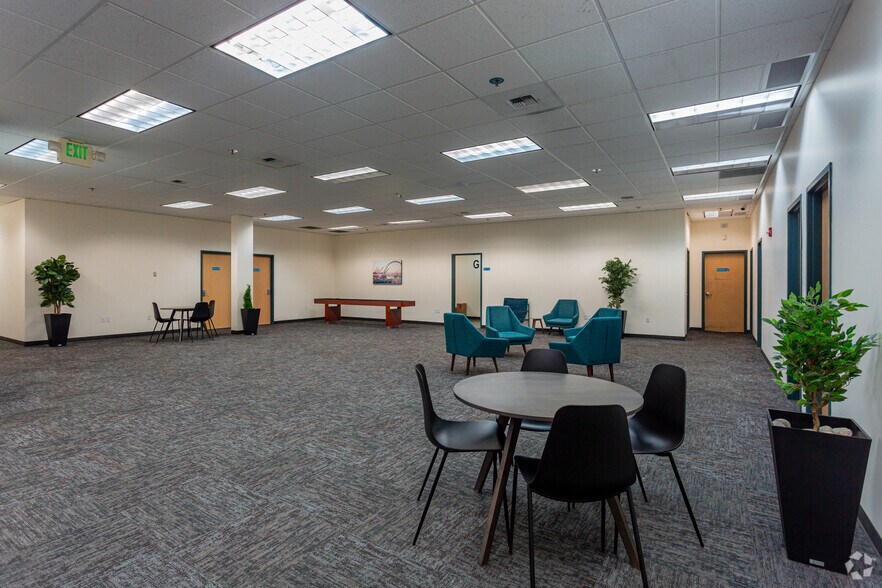 More Photos Of 1101 SW 16th St, Renton Warehouse For Lease