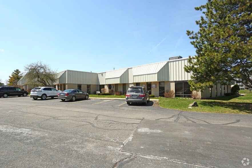 More Photos Of 802-864 Phoenix Dr, Ann Arbor Warehouse For Lease