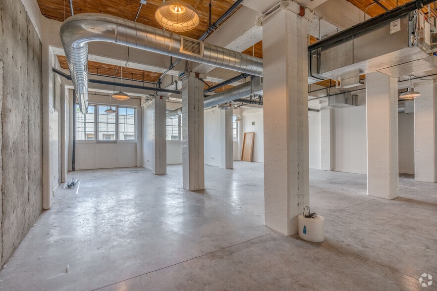 More Photos Of 107 SE Washington St, Portland Loft Creative Space For Lease