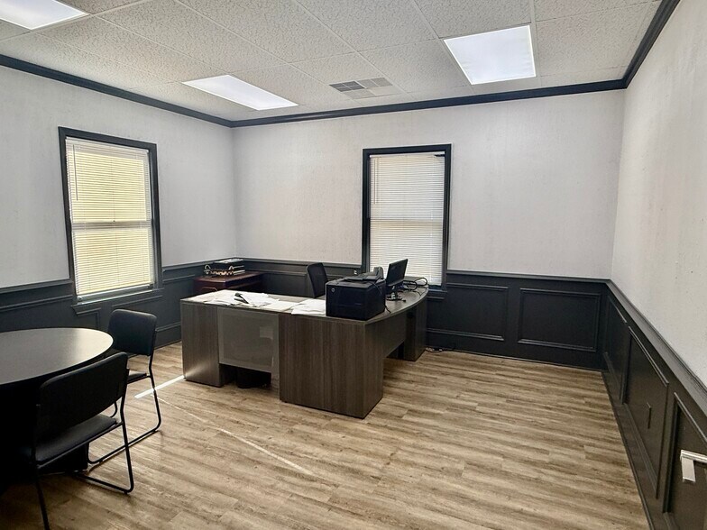 More Photos Of 1155 Hightower Trl, Atlanta Medical For Sale