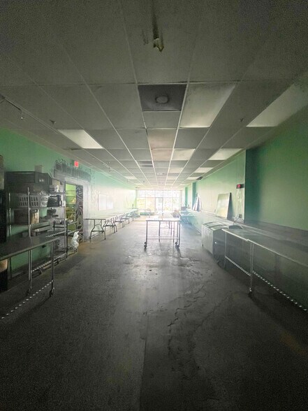 More Photos Of 3810 Barrancas Ave, Pensacola Unknown For Lease