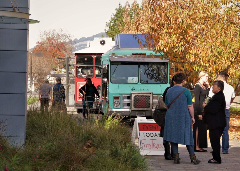 More Photos Of 1400-1500 Valley House Dr, Rohnert Park Unknown For Lease