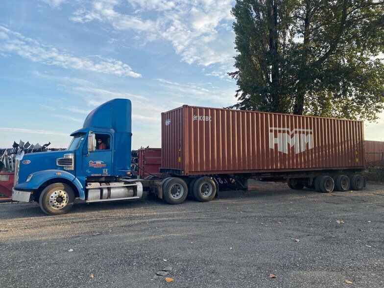 More Photos Of 8321 Willard St, Burnaby Land For Lease